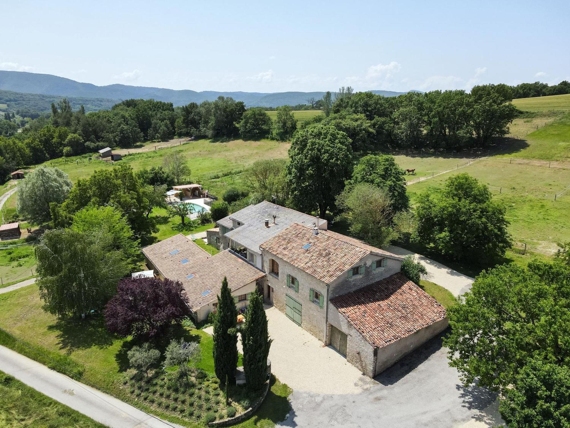 Domaine Bellavigne Gites Et Spa Forcalquier Εξωτερικό φωτογραφία